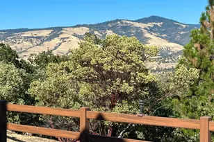 197 Timberlake Dr, Ashland, OR 97520 - Photo 7