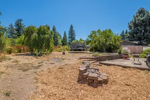 1959 Meadow Glen, Grants Pass, OR 97527 - Photo 29