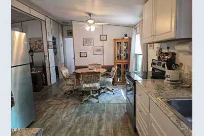 476 S Junction Avenue, Cave Junction, OR 97523 - Photo 7