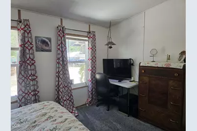 476 S Junction Avenue, Cave Junction, OR 97523 - Photo 9