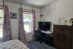 476 S Junction Ave, Cave Junction, OR 97523 - Photo 9