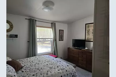 476 S Junction Avenue, Cave Junction, OR 97523 - Photo 11
