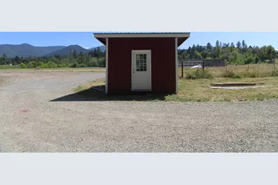 4784 Fish Hatchery Road, Grants Pass, OR 97527 - Photo 5