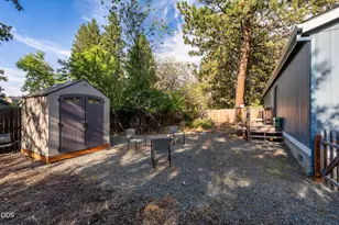 61071 Chuckanut Dr, Bend, OR 97702 - Photo 21
