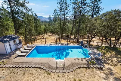 657 Greenleaf Drive, Eagle Point, OR 97524 - Photo 33