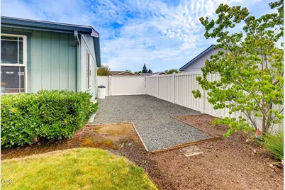 366 Marian Avenue # 39, Central Point, OR 97502 - Photo 31