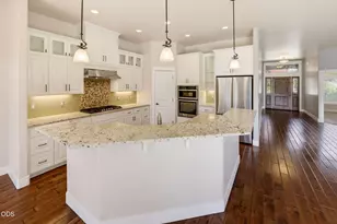 4002 Crystal Springs Dr, Medford, OR 97504 - Photo 17