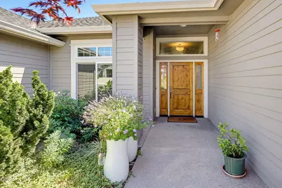 4002 Crystal Springs Drive, Medford, OR 97504 - Photo 3
