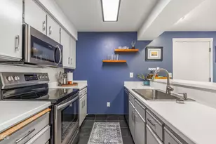902 NW Ogden Ave, Bend, OR 97703 - Photo 9