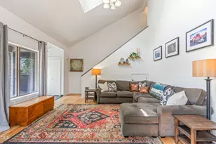 902 NW Ogden Ave, Bend, OR 97703 - Photo 5