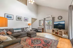 902 NW Ogden Ave, Bend, OR 97703 - Photo 3