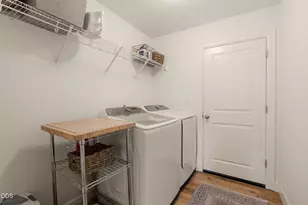 320 NW 33rd St, Redmond, OR 97756 - Photo 27