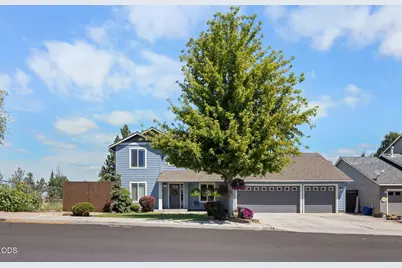 2197 NW Kingwood Avenue, Redmond, OR 97756 - Photo 3