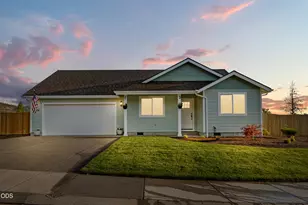 1106 Cascade Loop, Cave Junction, OR 97523 - Photo 35