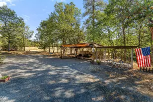 7606 Monument Dr, Grants Pass, OR 97526 - Photo 3