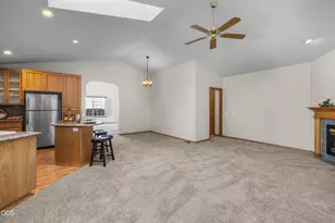 2124 NE Carrie Ln, Bend, OR 97701 - Photo 15