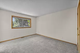 2124 NE Carrie Ln, Bend, OR 97701 - Photo 29