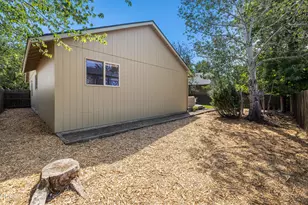 2124 NE Carrie Ln, Bend, OR 97701 - Photo 37