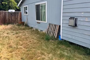 2009 Jeffrey Ln, Klamath Falls, OR 97603 - Photo 3