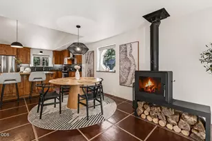 56743 Spring River Loop, Bend, OR 97707 - Photo 5