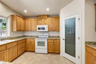 155 Glenwood Dr, Eagle Point, OR 97524 - Photo 11