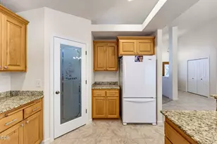 155 Glenwood Dr, Eagle Point, OR 97524 - Photo 13