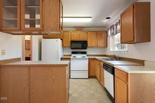2911 SW Reindeer Ave, Redmond, OR 97756 - Photo 7