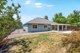 1403 Larson Creek Dr, Medford, OR 97504 - Photo 31