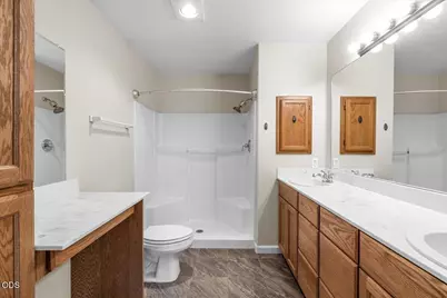 1403 Larson Creek Drive, Medford, OR 97504 - Photo 17