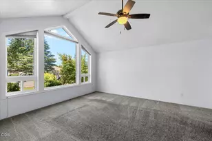 1403 Larson Creek Dr, Medford, OR 97504 - Photo 7