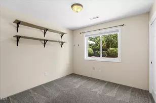 1403 Larson Creek Dr, Medford, OR 97504 - Photo 23