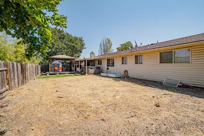 1031 Temple Drive, Central Point, OR 97502 - Photo 13