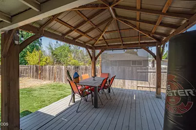 1031 Temple Drive, Central Point, OR 97502 - Photo 9