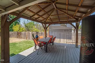 1031 Temple Dr, Central Point, OR 97502 - Photo 9