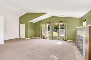 3375 SW Obsidian Ave, Redmond, OR 97756 - Photo 7