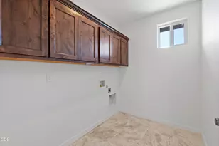 976 SE Maui Ln, Madras, OR 97741 - Photo 9