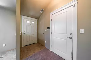 3437 Trent Ave, White City, OR 97503 - Photo 15