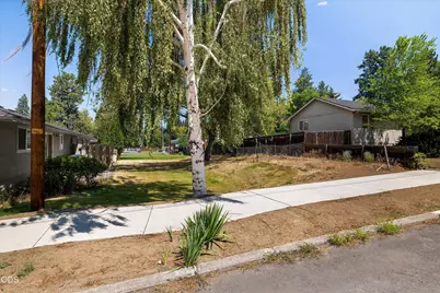 620 NE Penn Avenue, Bend, OR 97701 - Photo 3