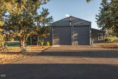 18025 Cascade Estates Drive, Bend, OR 97703 - Photo 37