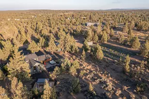 18025 Cascade Estates Dr, Bend, OR 97703 - Photo 3