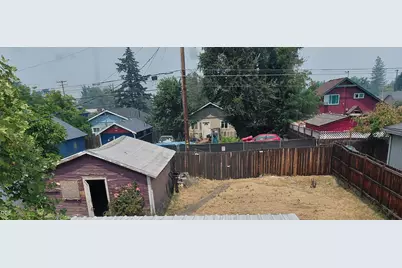 338 Fairmount Street, Medford, OR 97501 - Photo 5