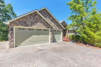 355 Madrone Ridge Drive, Grants Pass, OR 97527 - Photo 13