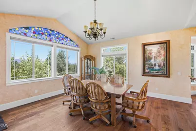 355 Madrone Ridge Drive, Grants Pass, OR 97527 - Photo 23