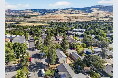 560 Scenic Drive, Ashland, OR 97520 - Photo 35