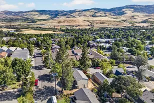 560 Scenic Dr, Ashland, OR 97520 - Photo 35