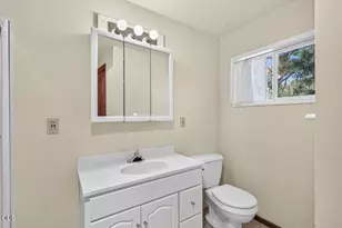 560 Scenic Dr, Ashland, OR 97520 - Photo 31