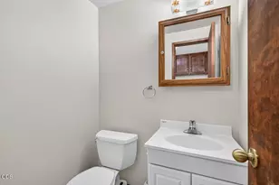 560 Scenic Dr, Ashland, OR 97520 - Photo 11