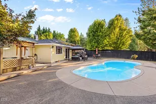 255 Queens Branch Rd, Rogue River, OR 97537 - Photo 39