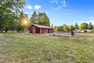 255 Queens Branch Rd, Rogue River, OR 97537 - Photo 45