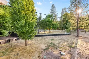 255 Queens Branch Rd, Rogue River, OR 97537 - Photo 35